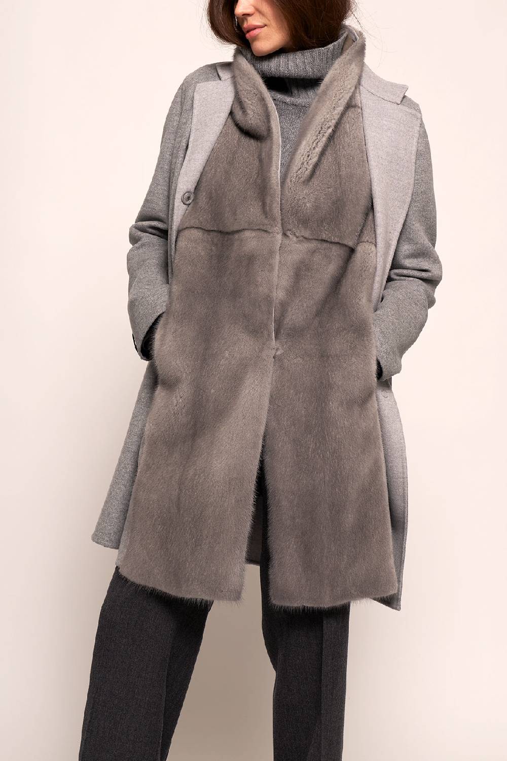 Manzoni 24 Gilet visone con tessuto cashmere Loro Piana 2025