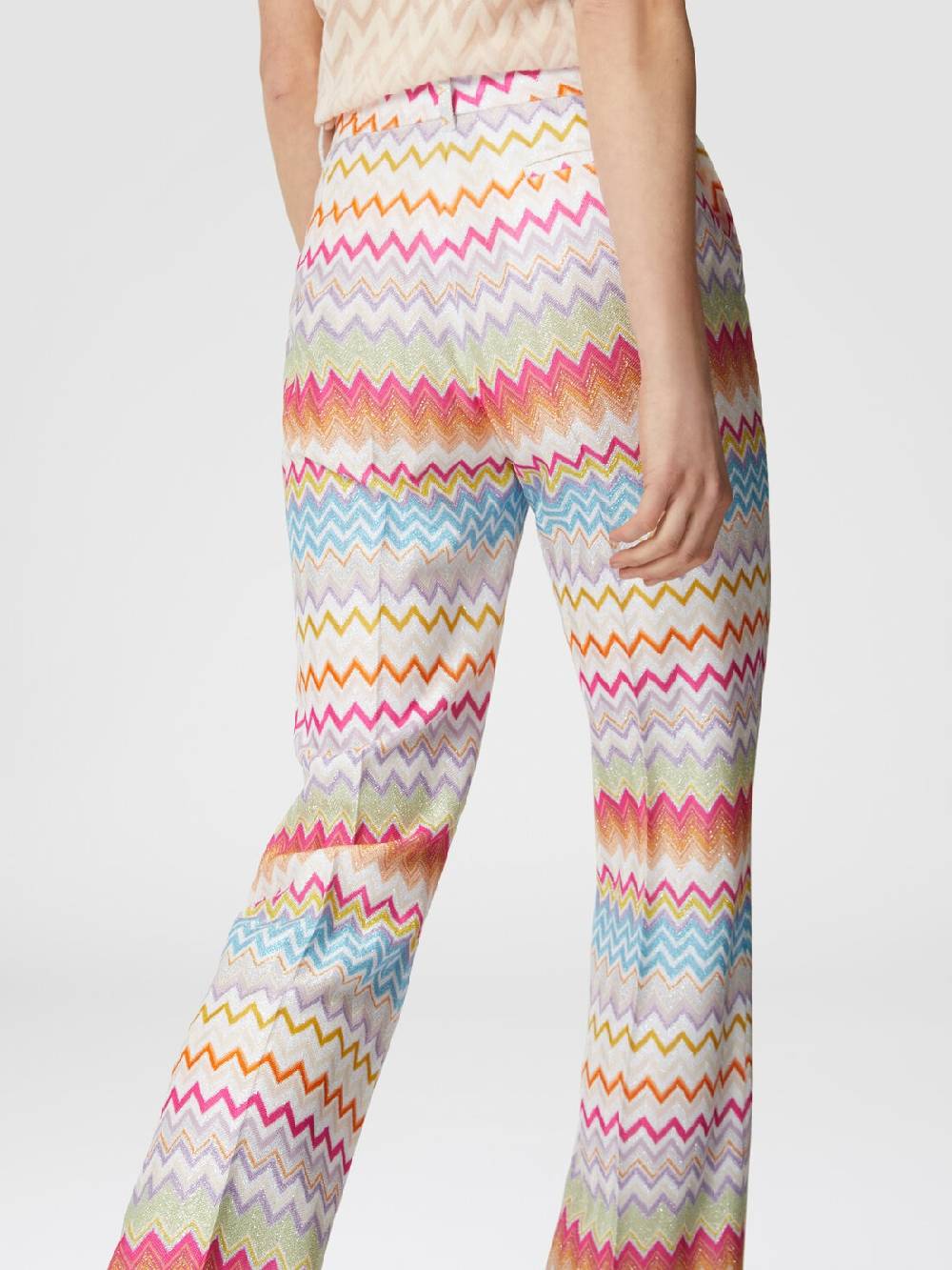 Missoni Pantaloni capri in maglia chevron lamé con paillettes 2025