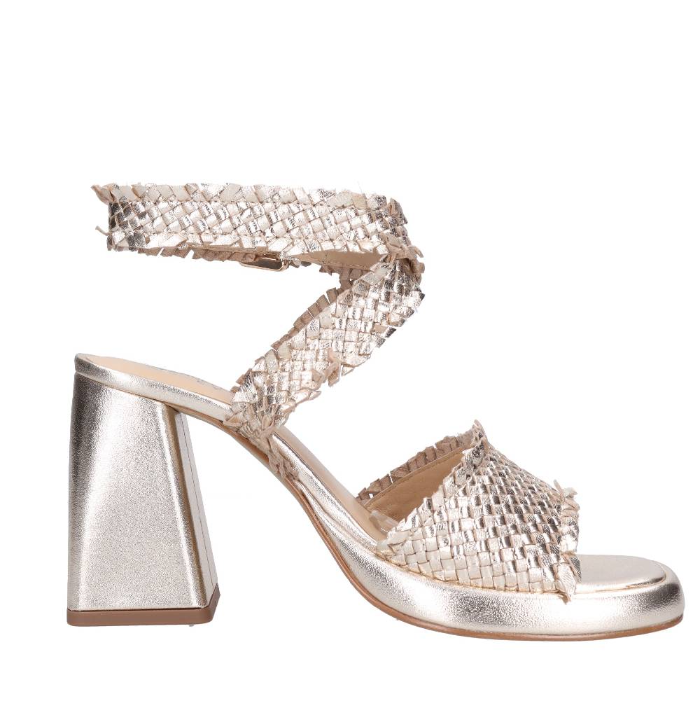 EMANUELLE VEE Sandali in pelle Offerta