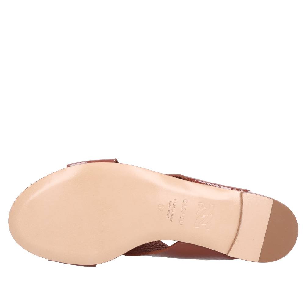 CASADEI Mules in vernice Soddisfazione Garantita