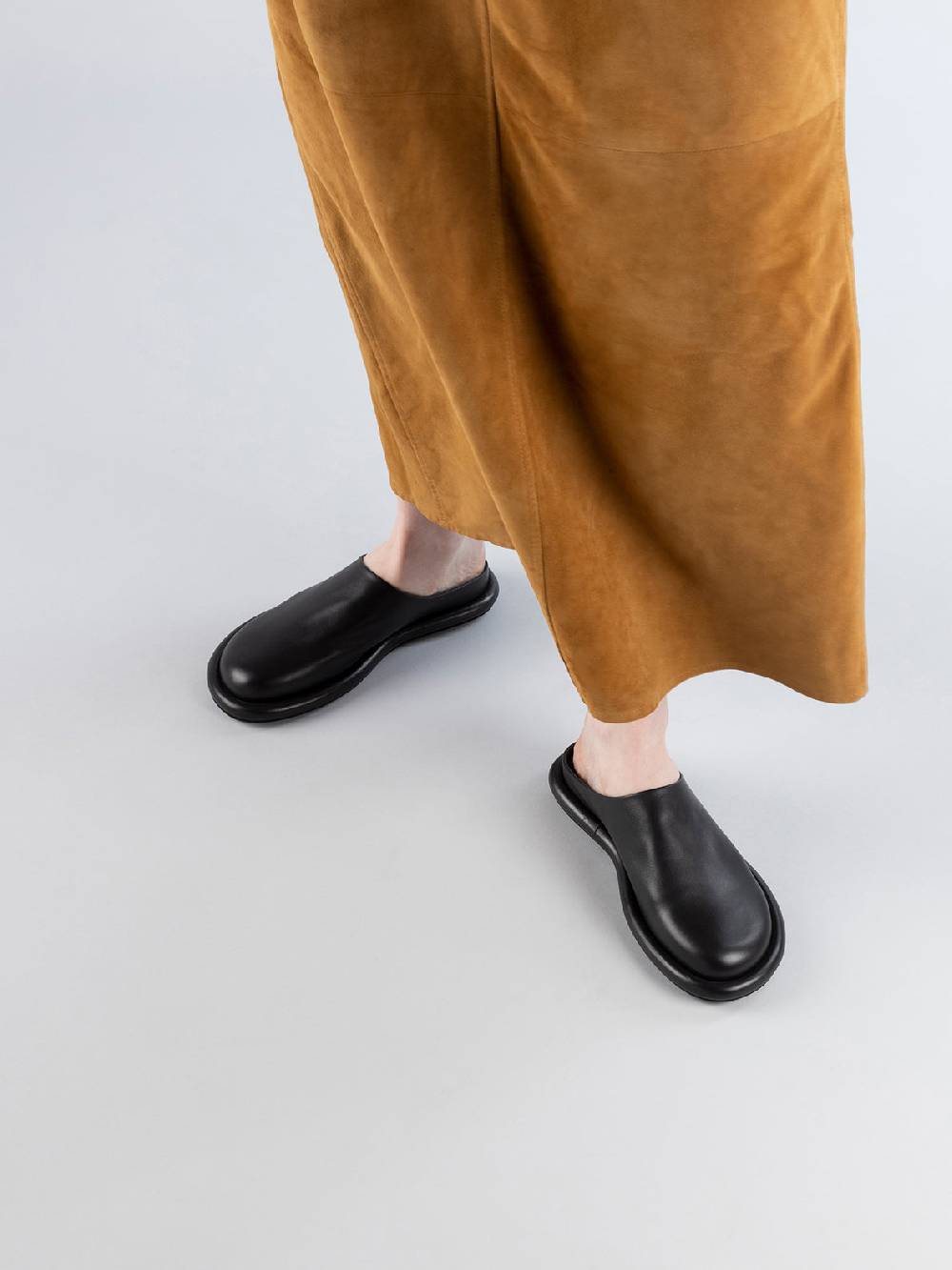 Officine Creative ESTENS 107 Sandali Sabot in Pelle Nera Offerta