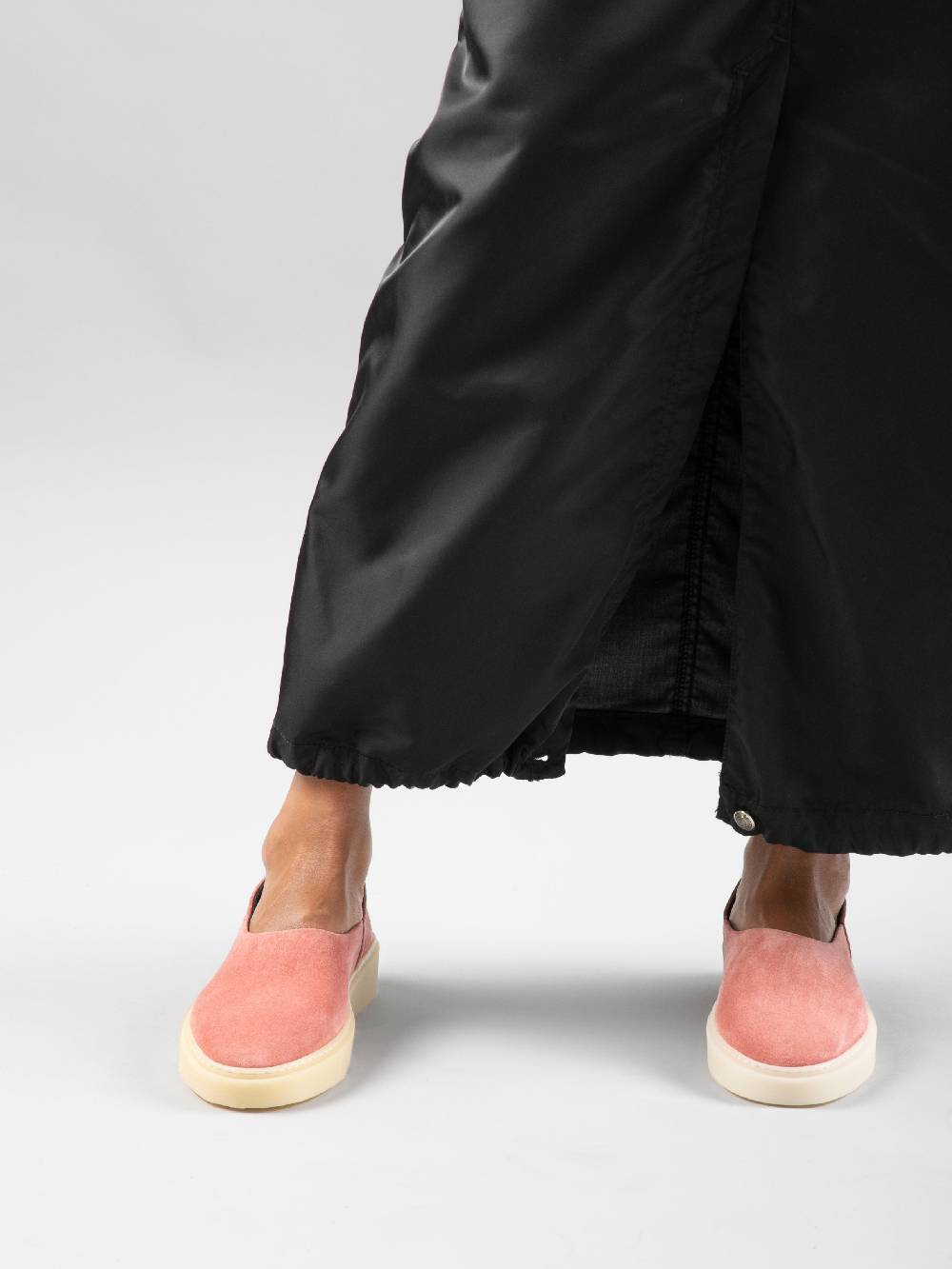 Officine Creative MUSKRAT 101 Sneaker in Pelle Scamosciata Tortora Outlet