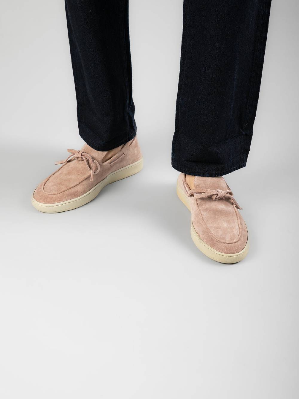 Officine Creative HERBIE 003 Mocassini da barca in pelle scamosciata Tortora Saldi Di Fabbrica