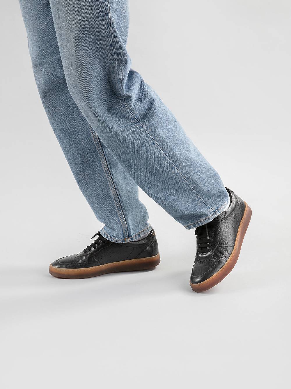 Officine Creative ASSET 001 Sneakers in Pelle Nera Pezzi Unici