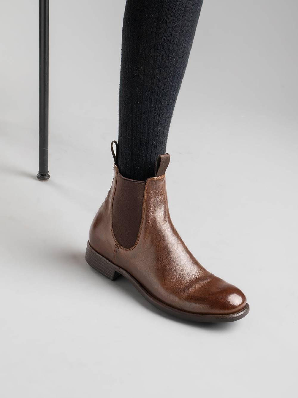 Officine Creative CALIXTE 004 Stivaletti Chelsea in Pelle Grigia In Linea