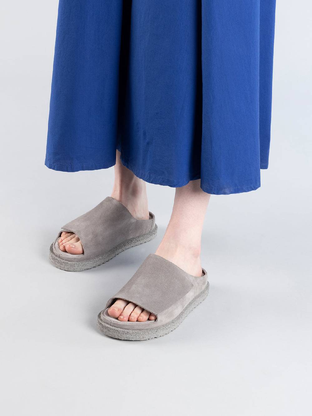 Officine Creative SANDS 106 Sandali Slide in Pelle Scamosciata Grigia Negozi Online