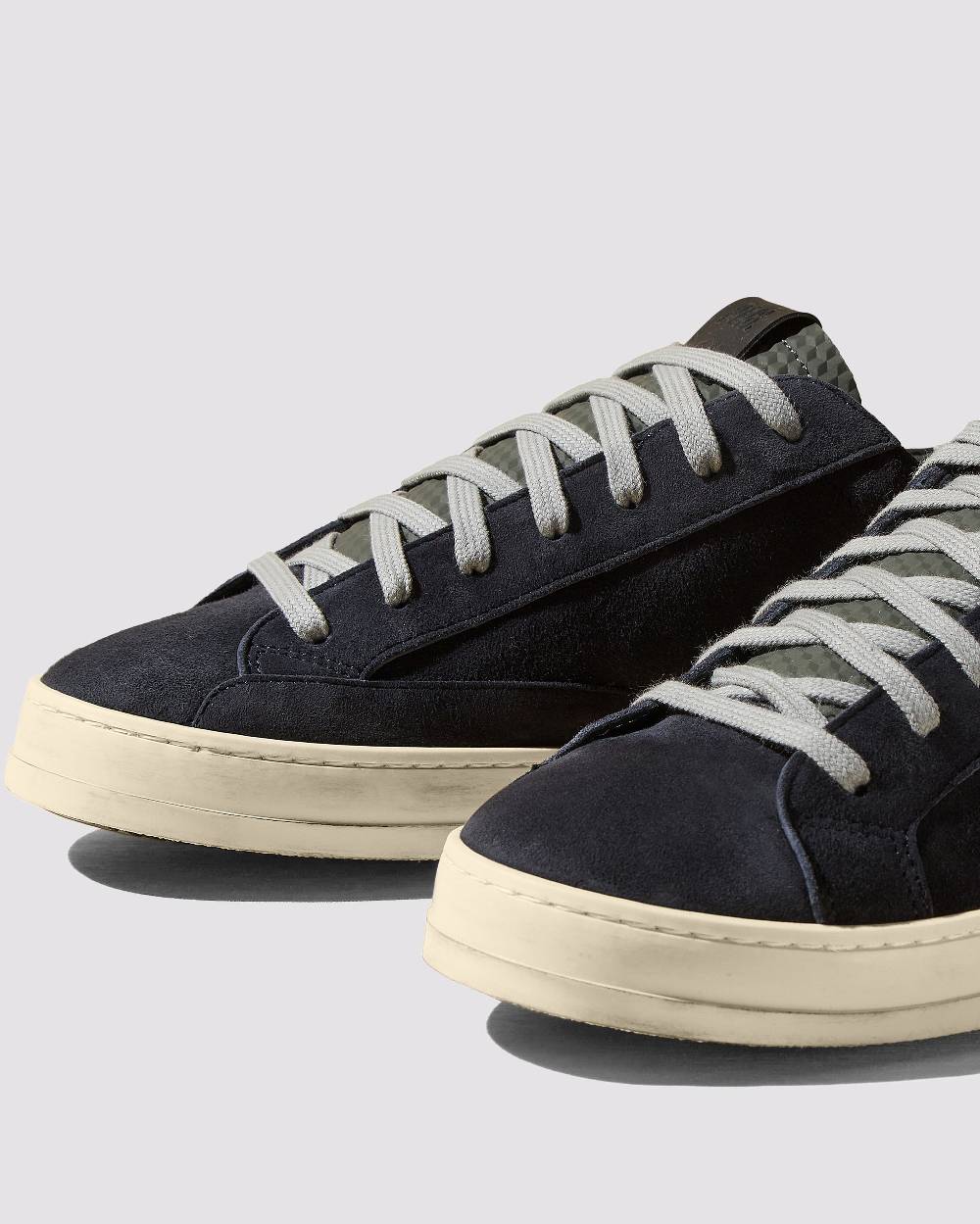 P448 John Futura Fino Al -60%