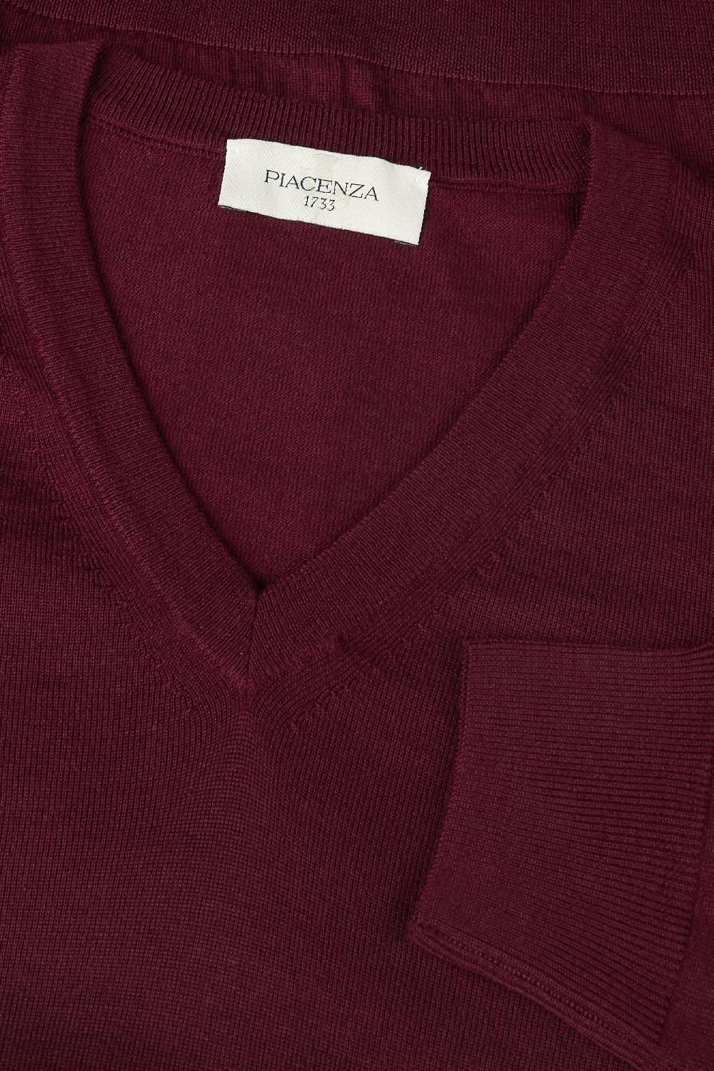 Piacenza 1733 Scollo V lana merino super fine bordeaux Negozio