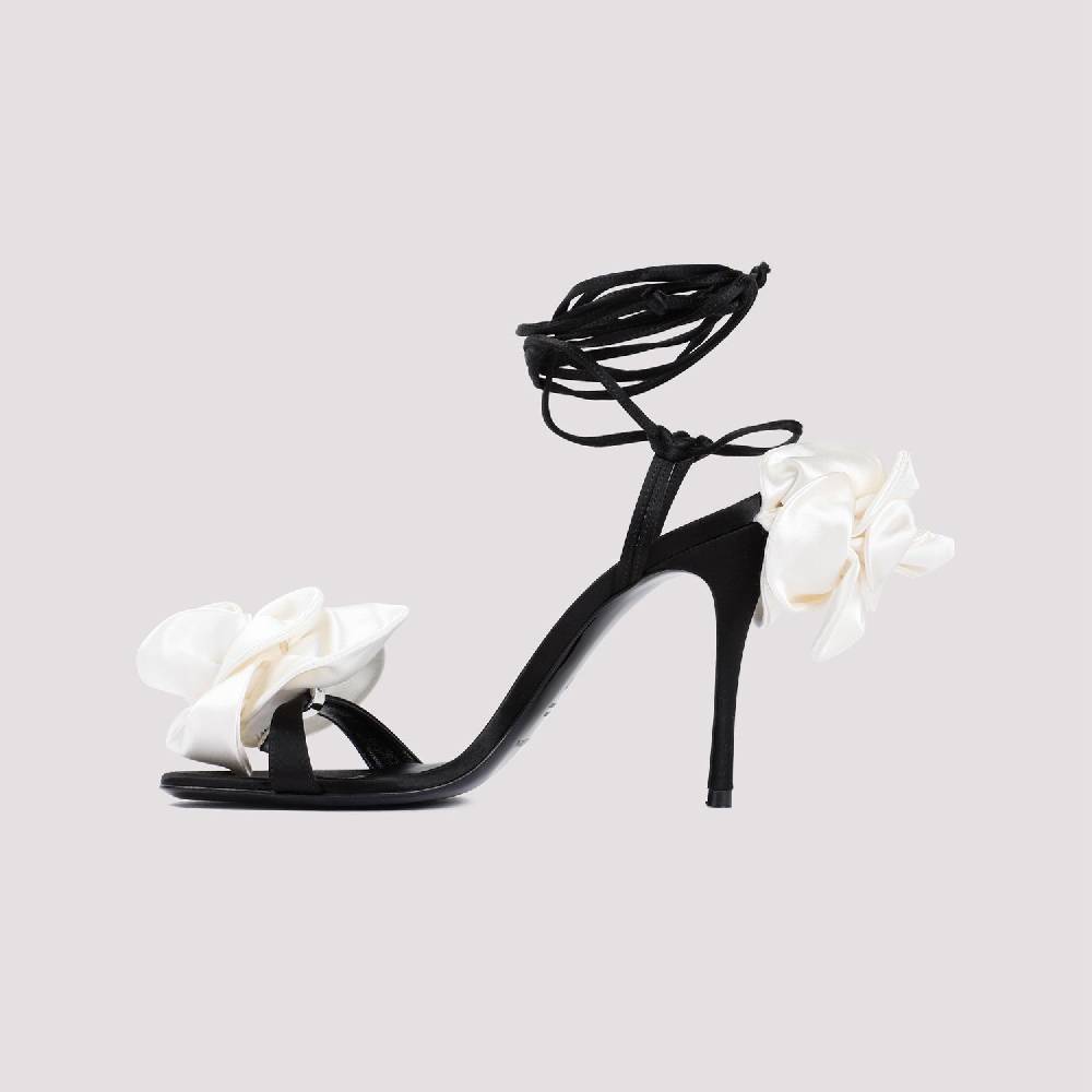 MAGDA BUTRYM  Sandali Stiletto Magda Butrym in Raso Nero con Applicazioni Floreali In Vendita