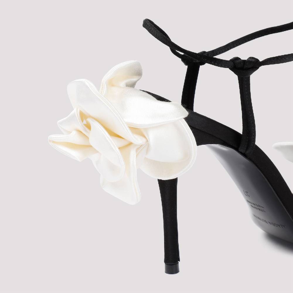 MAGDA BUTRYM  Sandali Stiletto Magda Butrym in Raso Nero con Applicazioni Floreali In Vendita