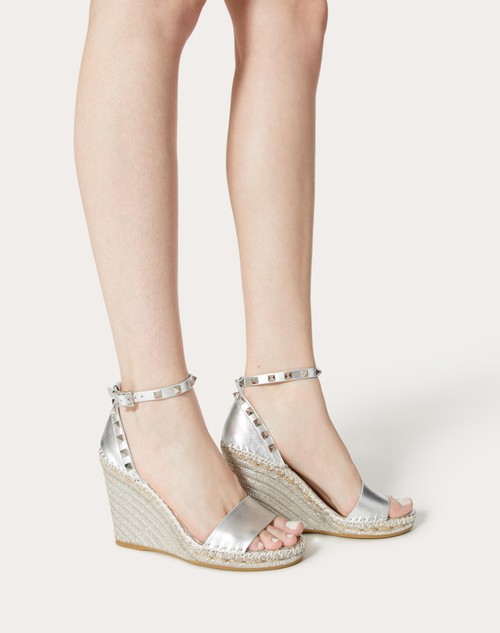 Red Valentino SANDALO ZEPPA ROCKSTUD DOUBLE IN NAPPA LAMINATA 105 MM In Linea