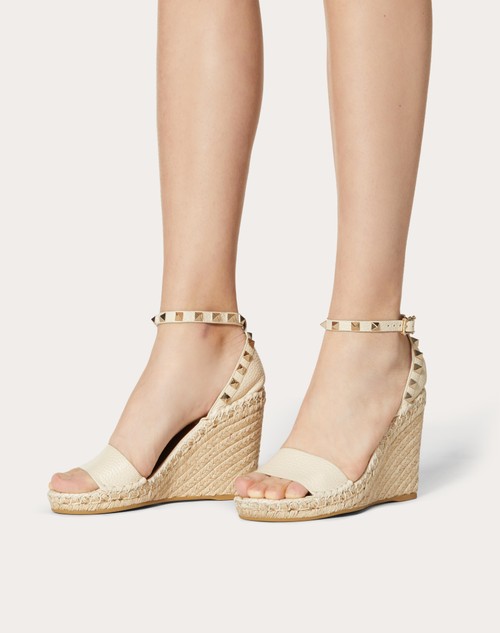 Red Valentino SANDALO ZEPPA ROCKSTUD DOUBLE IN VITELLO GRANATO 105MM Qualità