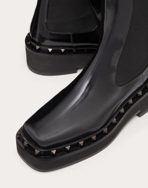 Red Valentino BEATLE ROCKSTUD M-WAY IN VITELLO E BORCHIE IN TONO 50MM Offerta temporanea
