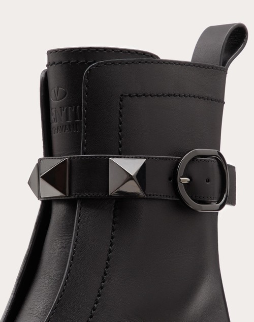 Red Valentino COMBAT BOOT ROMAN STUD IN VITELLO E BORCHIE IN TONO 40MM Comprane uno, ottenene uno gratis
