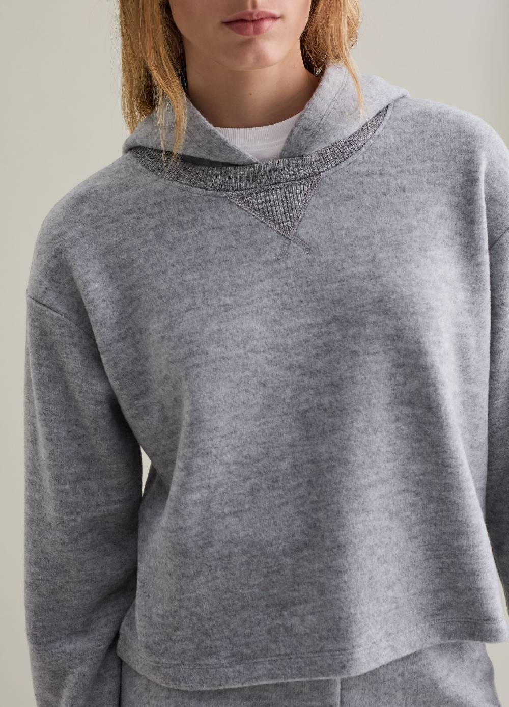 PIOMBO Top in maglia con cappuccio a maniche lunghe Economico
