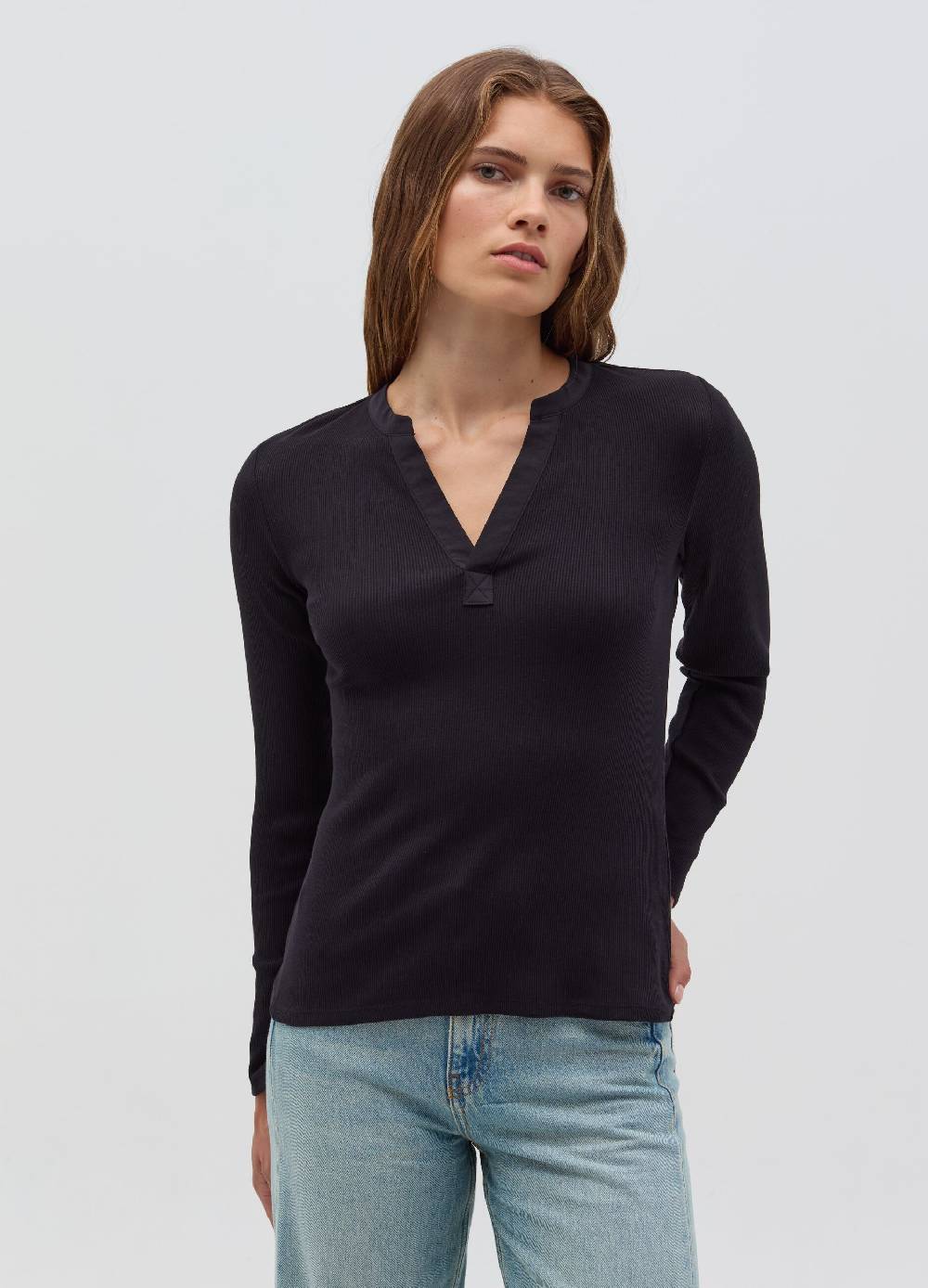 OVS T-shirt a costine sottili con scollo a V Saldi