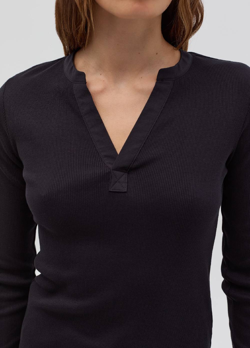 OVS T-shirt a costine sottili con scollo a V Saldi