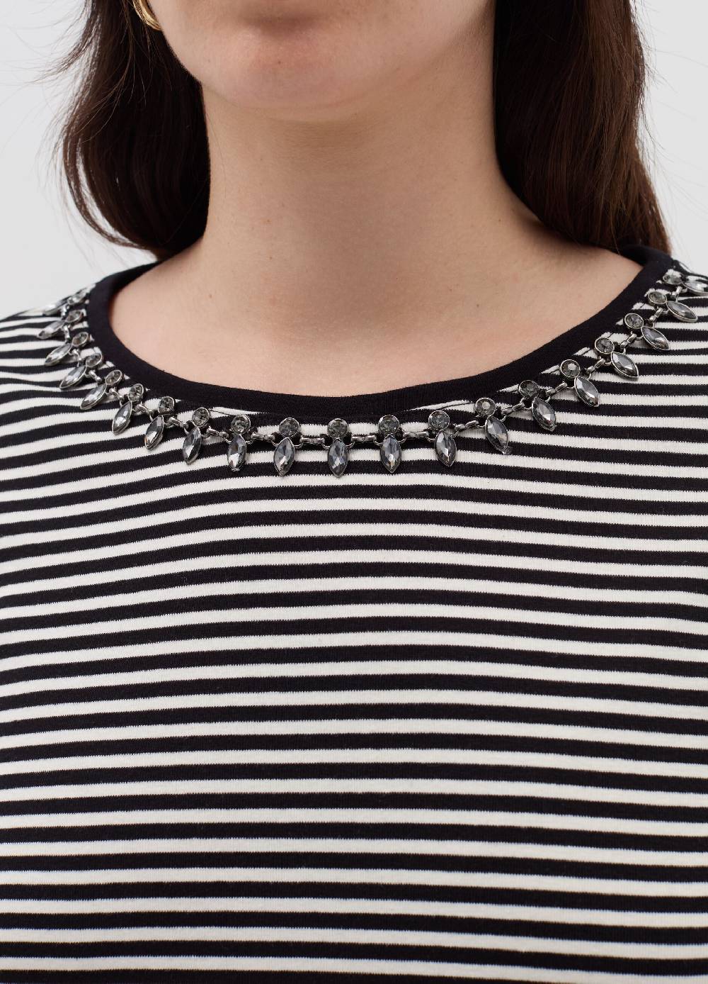 MYA T-shirt con applicazione gioiello Curvy Italy
