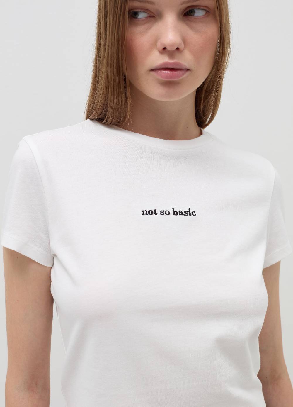 B. ANGEL T-shirt crop con ricamo lettering Offerte