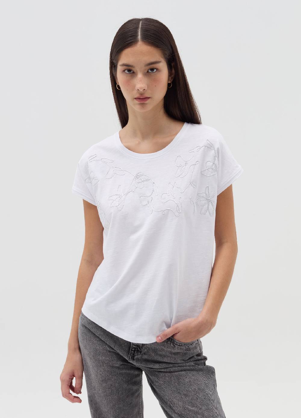 OVS T-shirt con ricamo floreale Economico