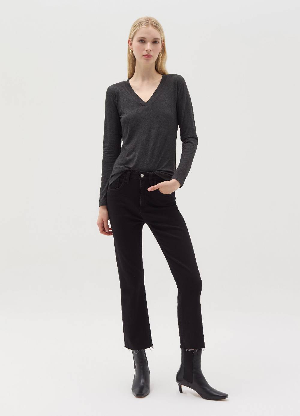 OVS T-shirt in viscosa stretch con scollo a V Negozio