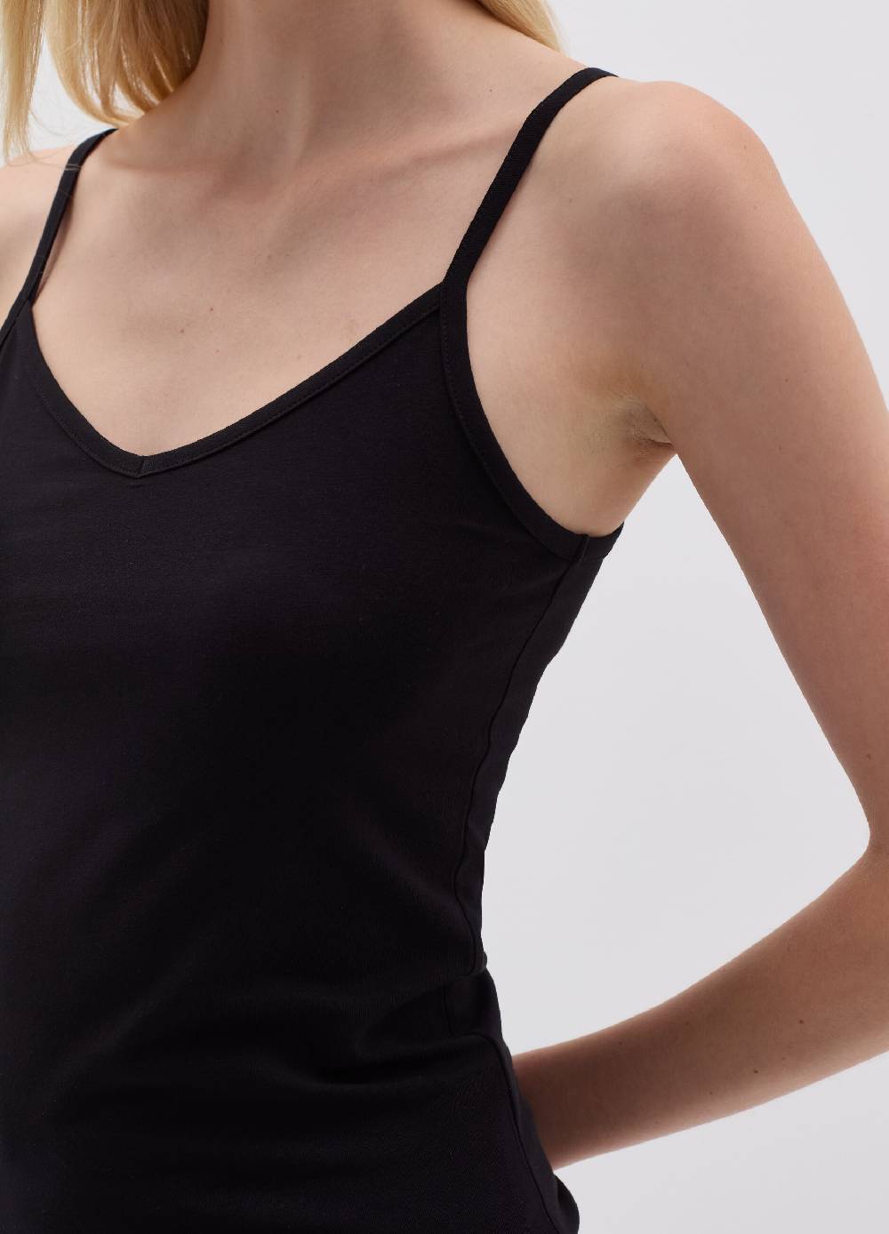 OVS Canotta intima con scollo a V Affare Del Giorno