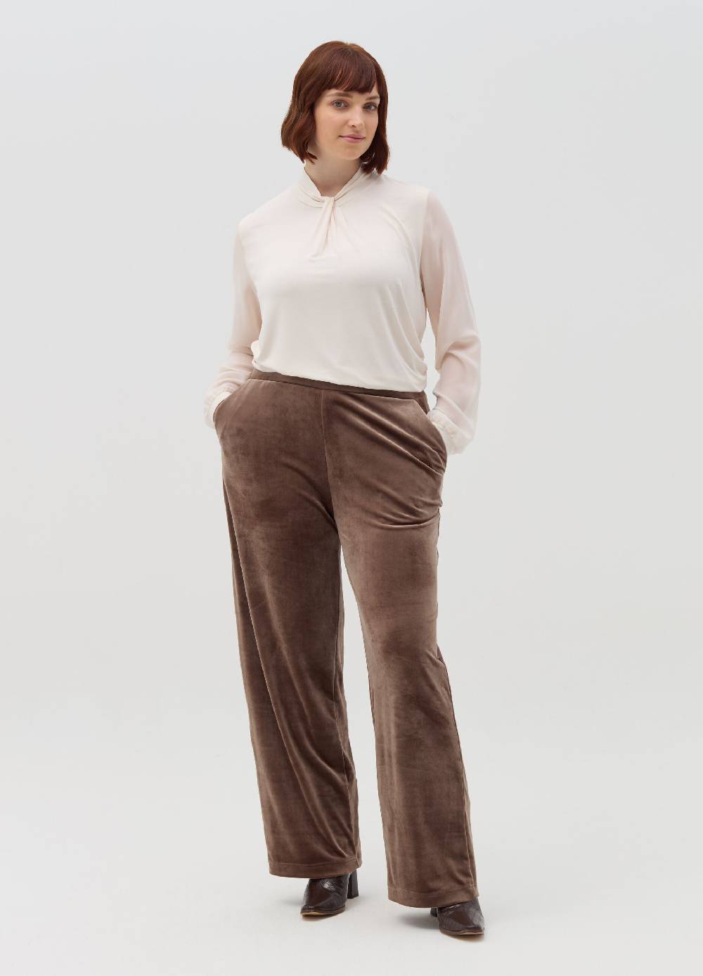 MYA T-shirt in viscosa stretch con nodo Curvy Negozi Online