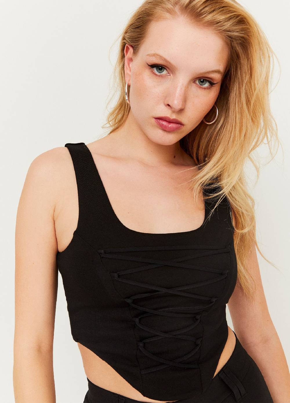 TALLY WEIJL Crop top a corsetto con lacci incrociati Affare Del Giorno