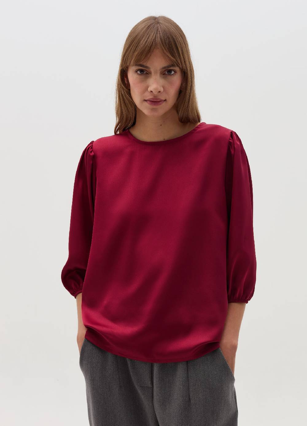 HYBRID Blusa in satin con maniche a sbuffo Italy