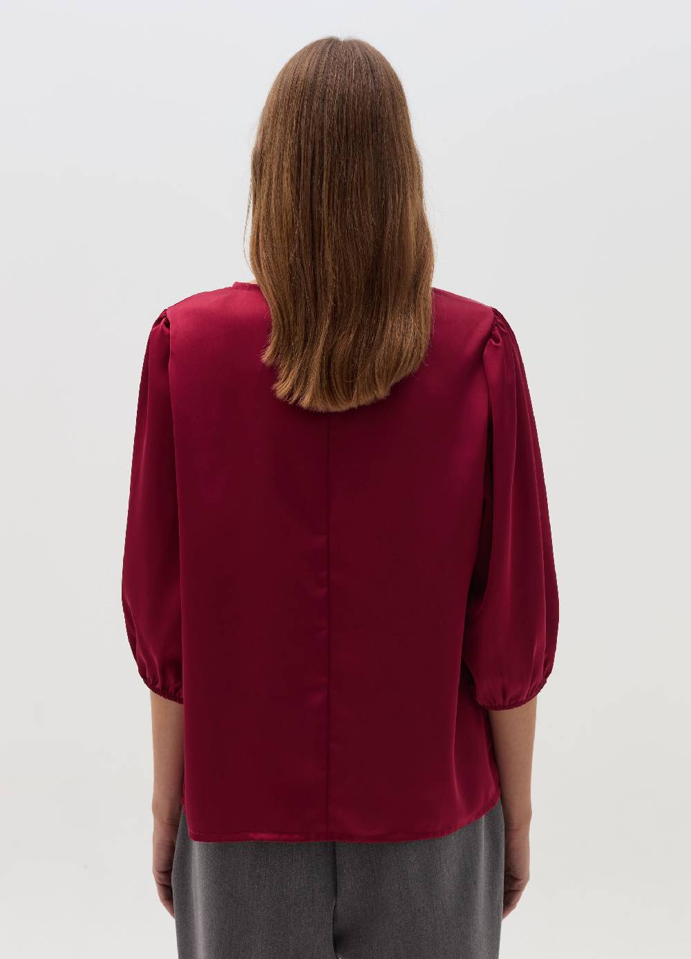 HYBRID Blusa in satin con maniche a sbuffo Italy