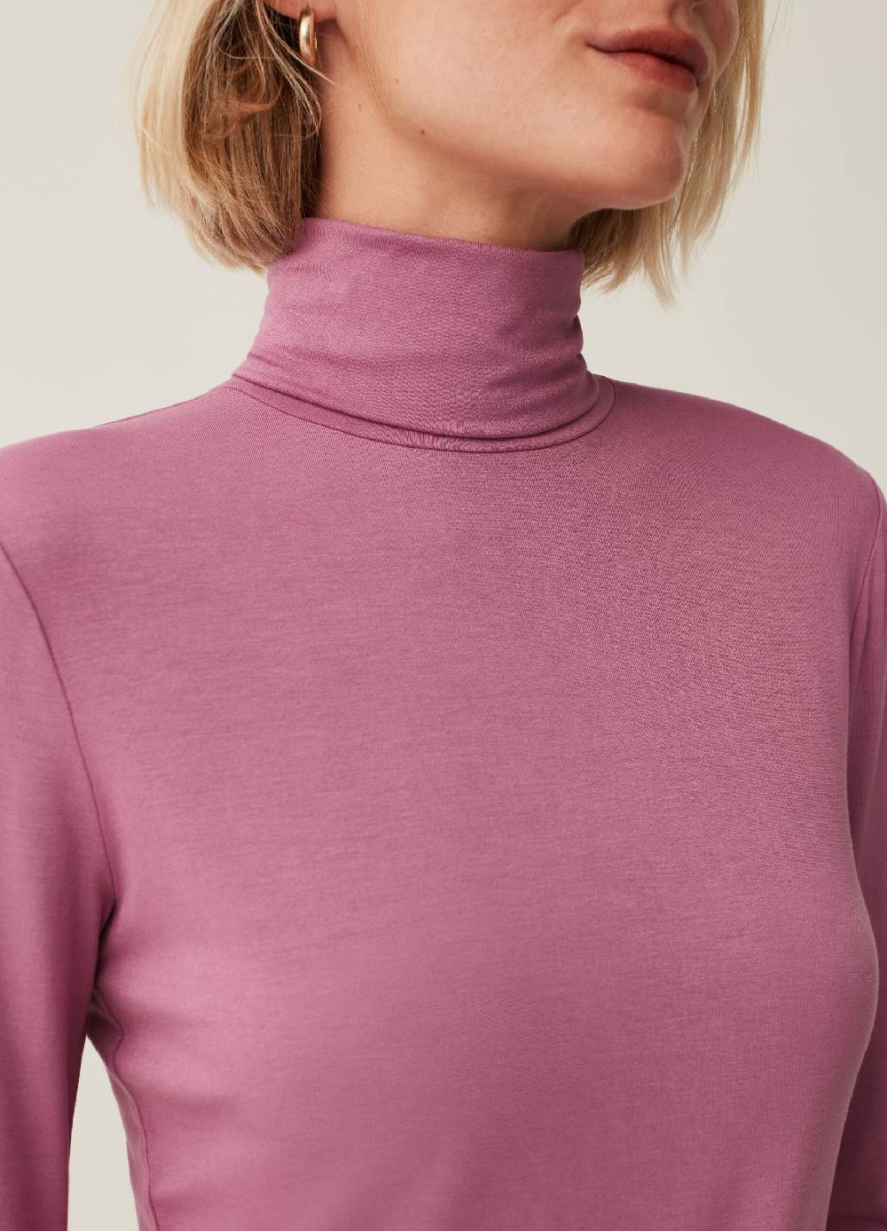 OVS T-shirt a collo alto con maniche lunghe Offerta