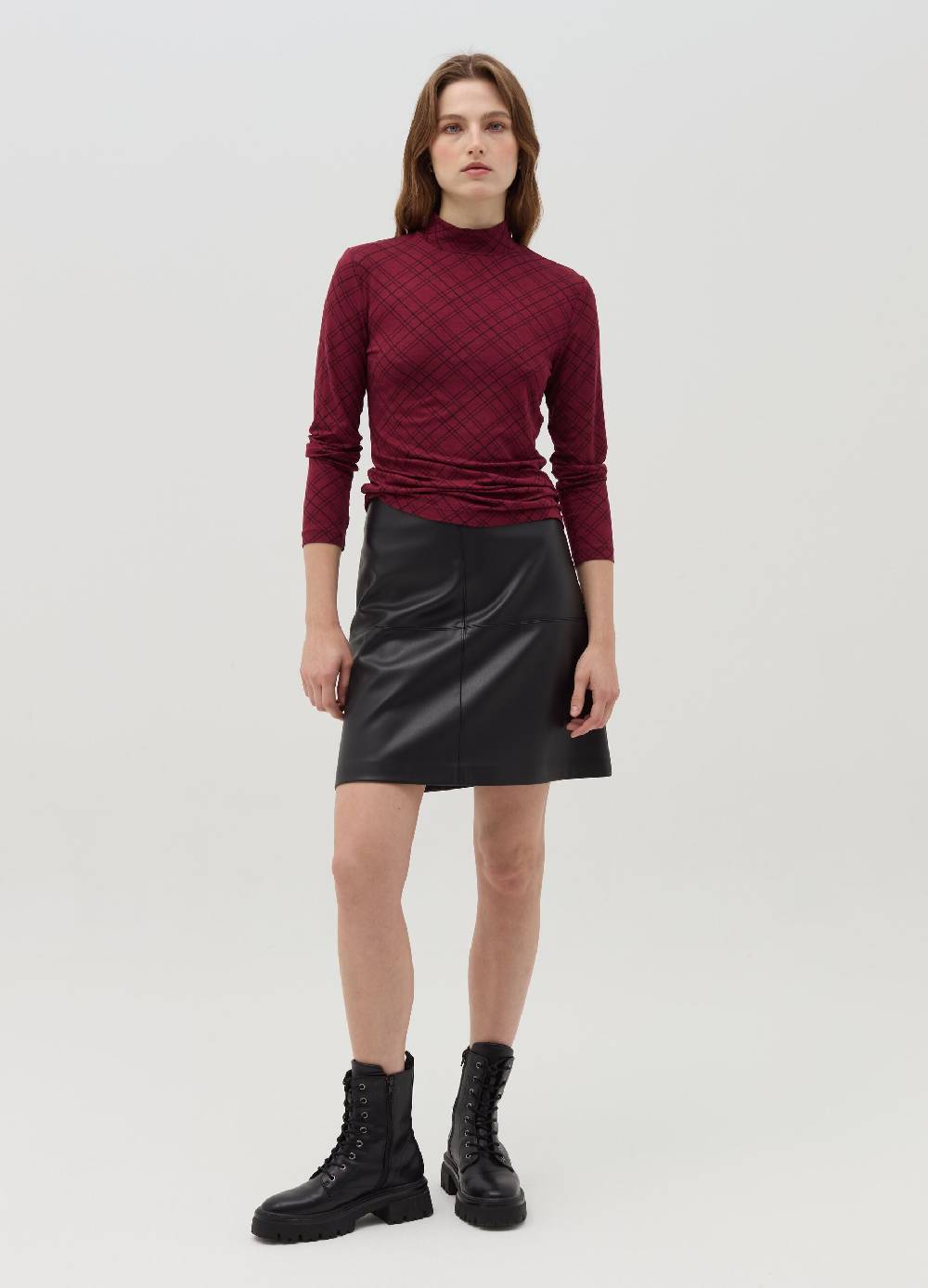 OVS T-shirt mock neck con fantasia check Offerta