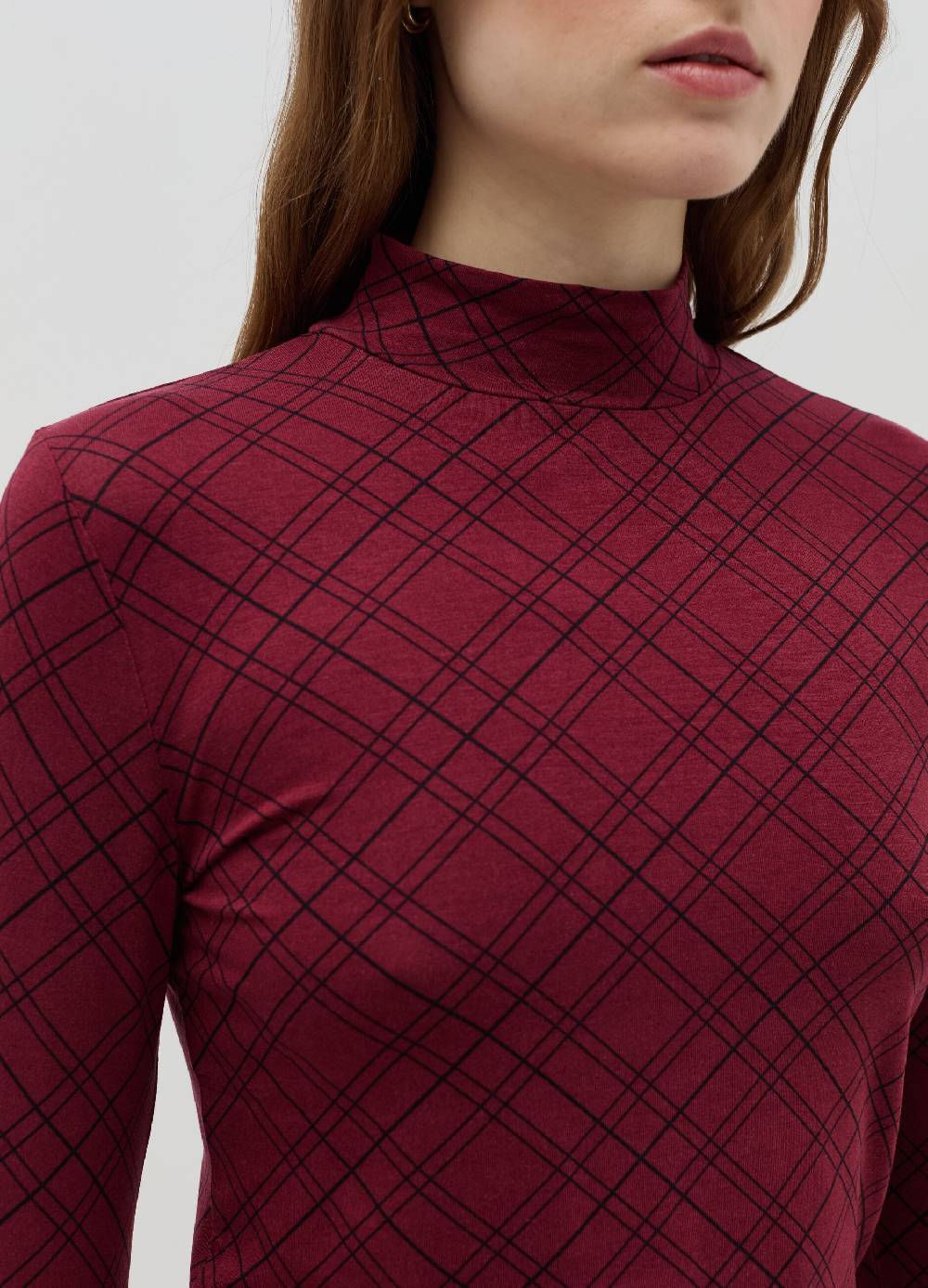 OVS T-shirt mock neck con fantasia check Offerta