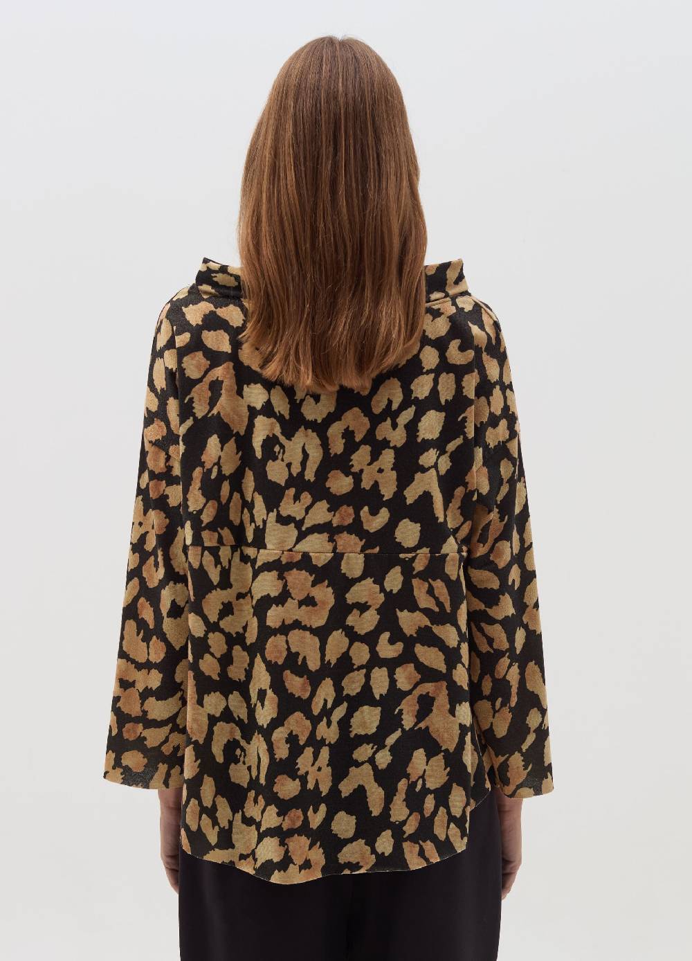 HYBRID Blusa animalier con scollo ad anello In Vendita