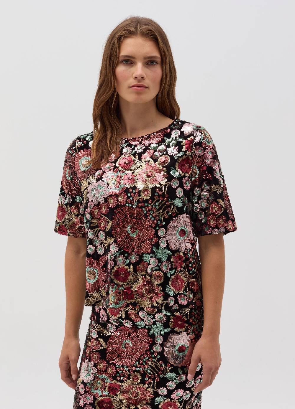 LULAH D. Maglia con disegno floreale in paillettes 50% di sconto con spedizione gratuita