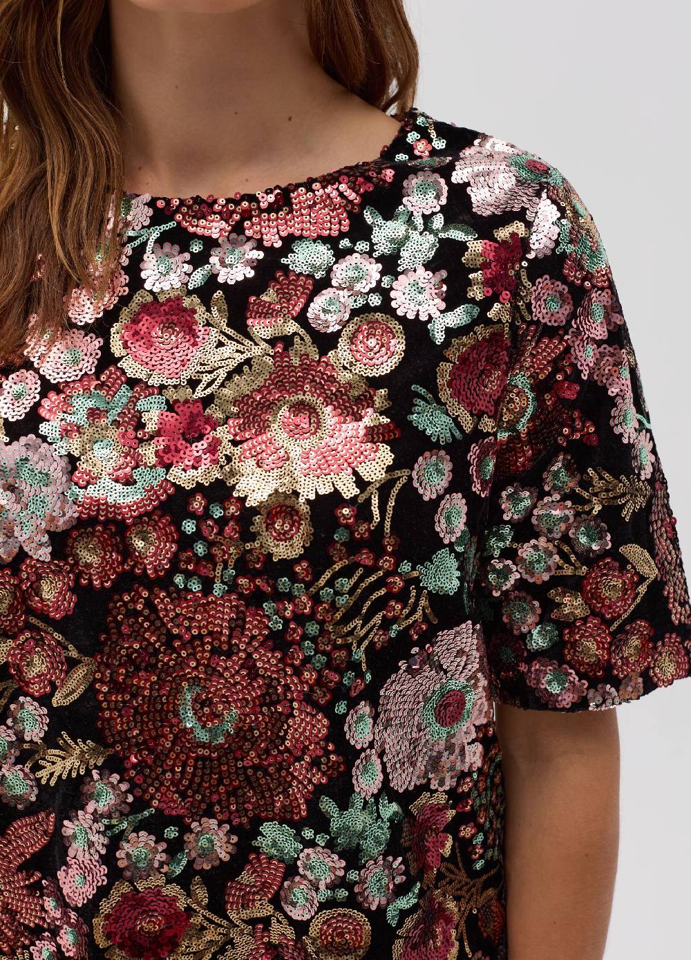 LULAH D. Maglia con disegno floreale in paillettes 50% di sconto con spedizione gratuita