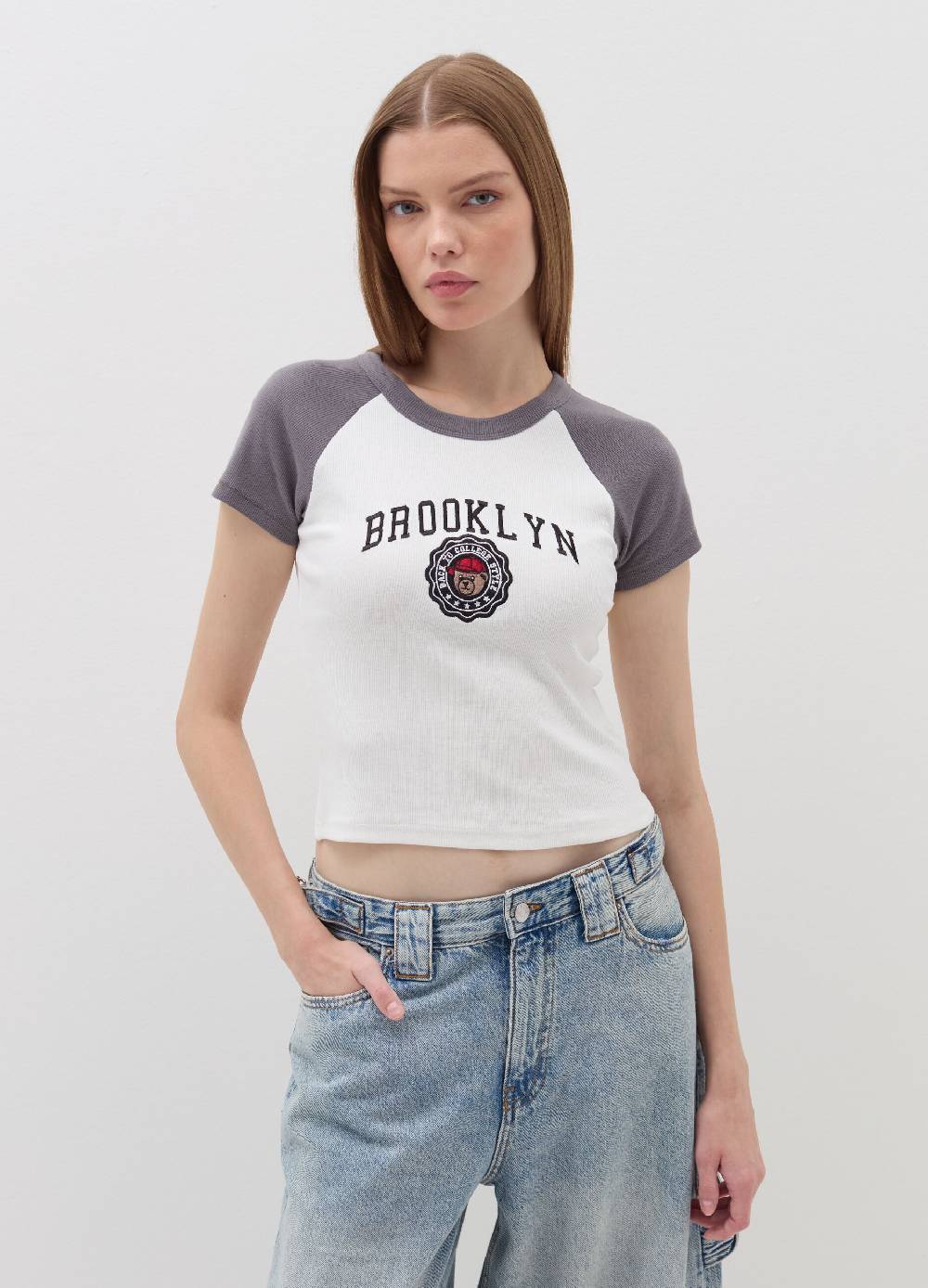 B. ANGEL T-shirt a costine con ricamo Officina