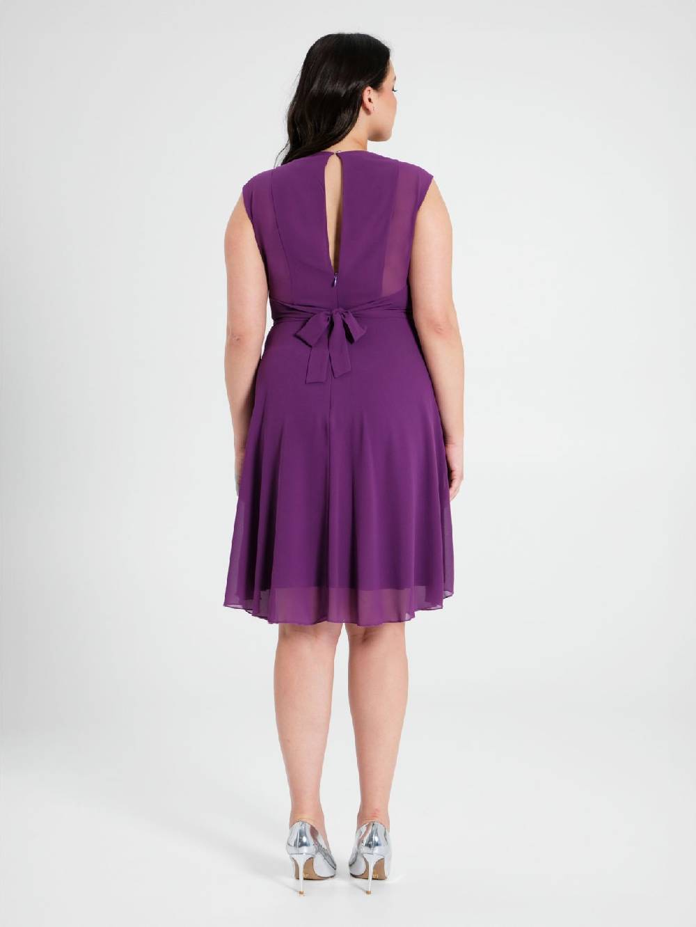 Rinascimento Abito Curvy Viola Melanzana In Linea