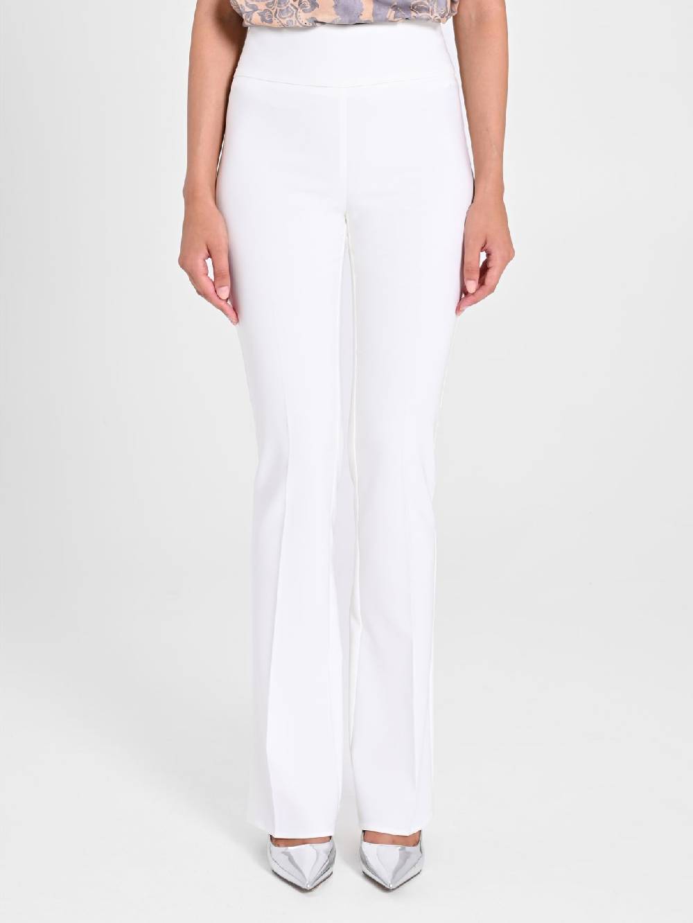 Rinascimento Pantaloni Flared in Tessuto Tecnico Bianco Sottocosto