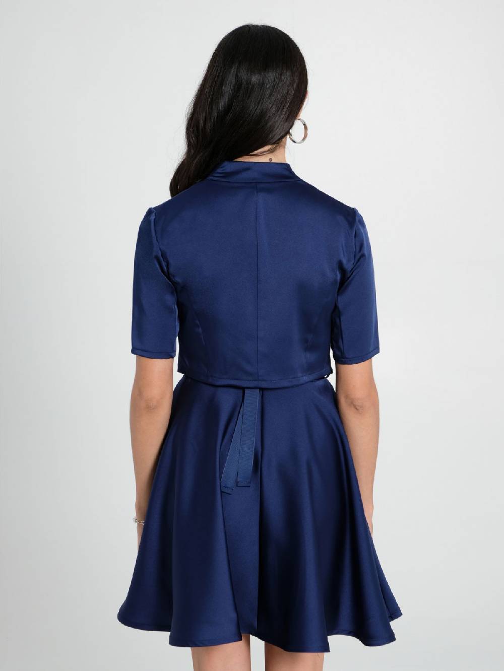 Rinascimento Coprispalle in Raso Strutturato Blu Fino Al -60%