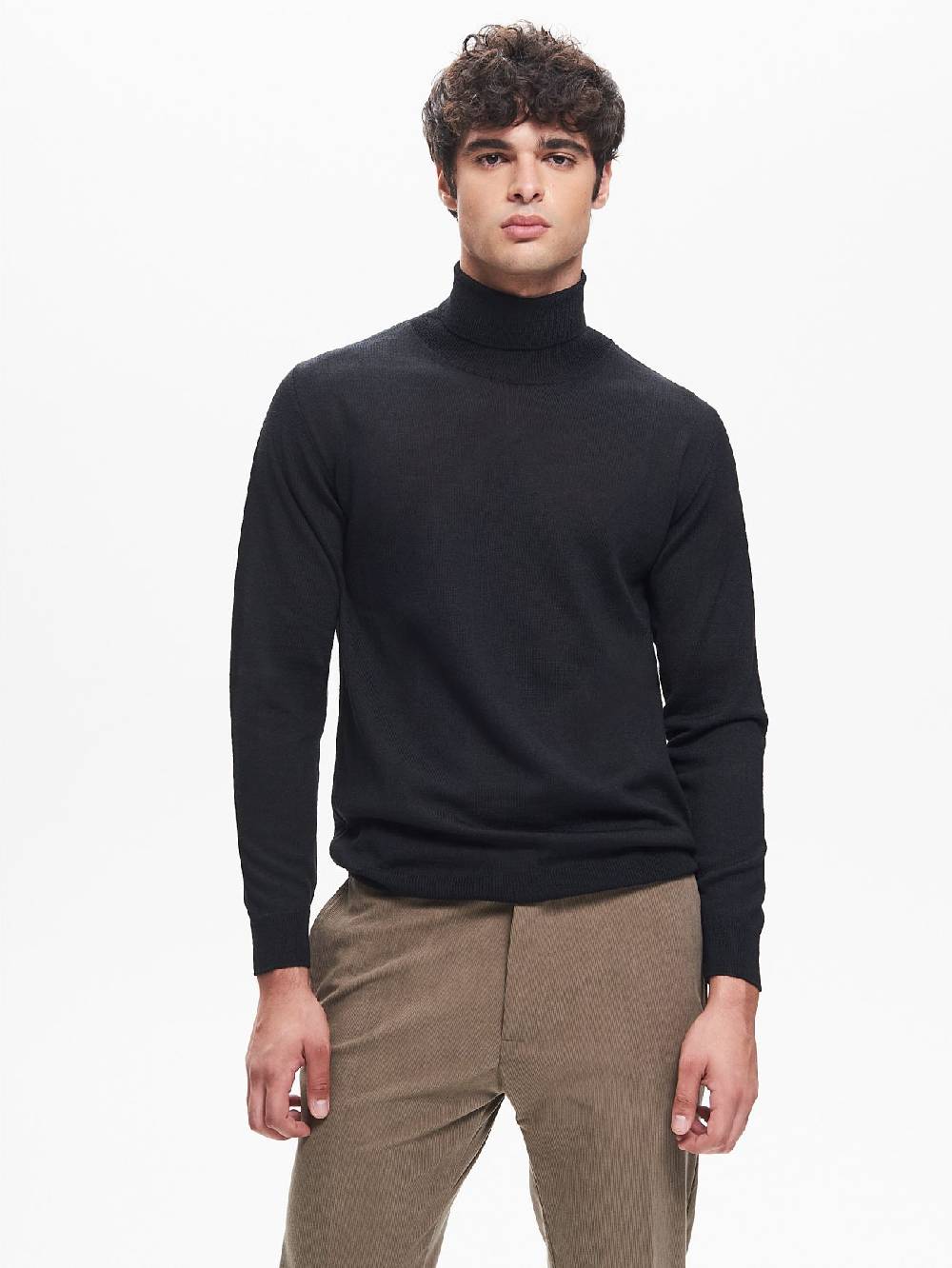 Rinascimento Maglia Dolcevita Uomo Basic Nero QB24 Vendita