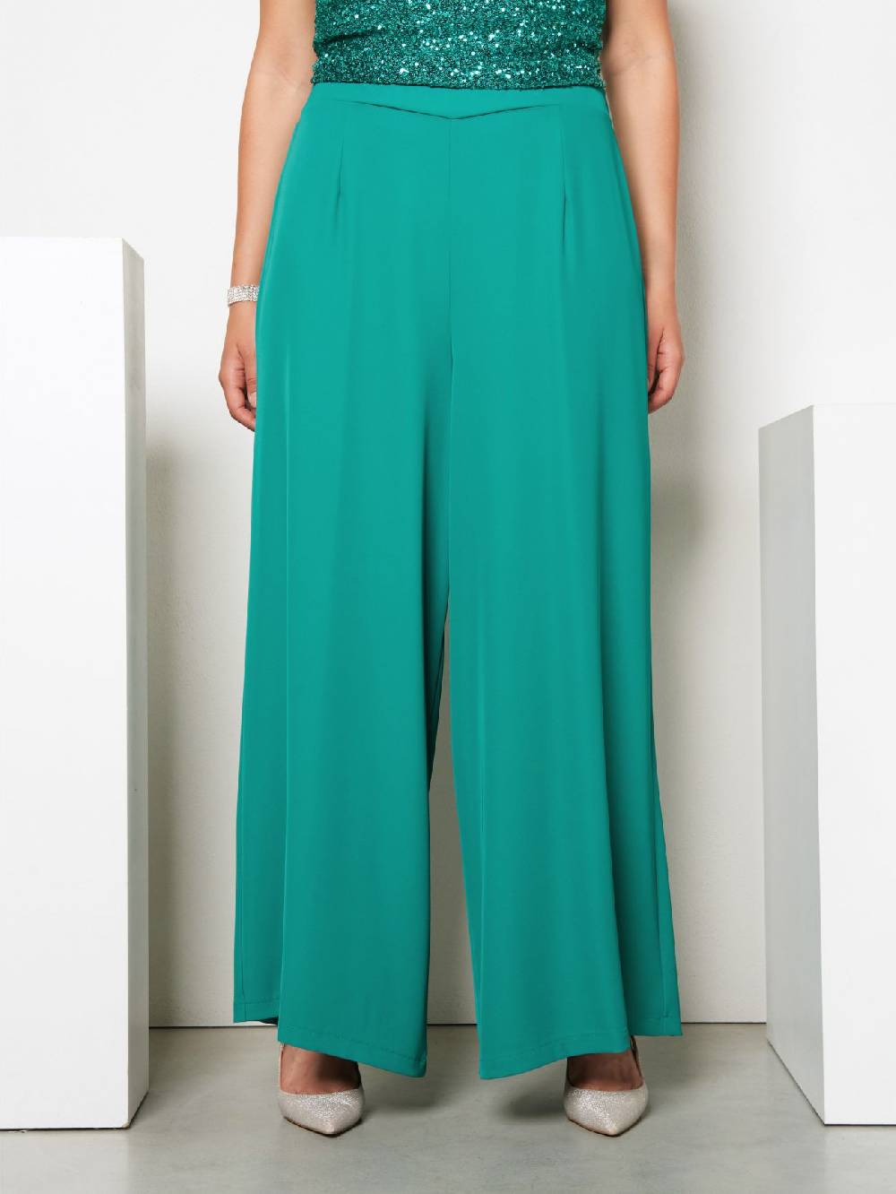 Rinascimento Pantaloni Palazzo Curvy Verde Giada 2025