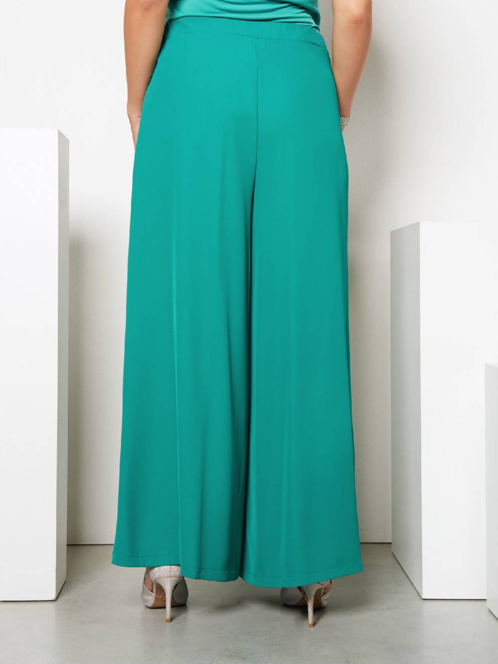 Rinascimento Pantaloni Palazzo Curvy Verde Giada 2025