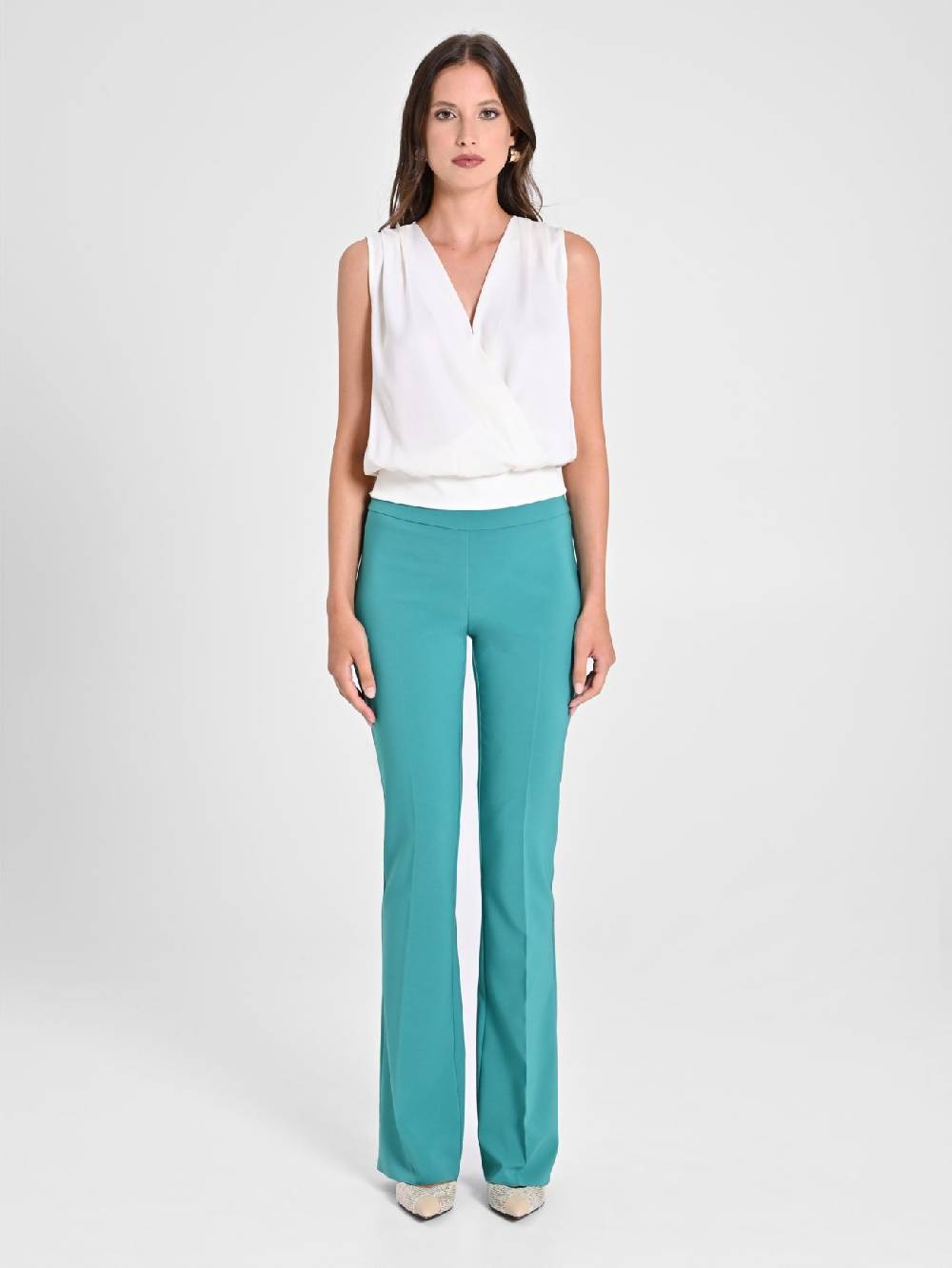 Rinascimento Pantaloni Flared in Tessuto Tecnico Verde Giada Fino al 55% di sconto