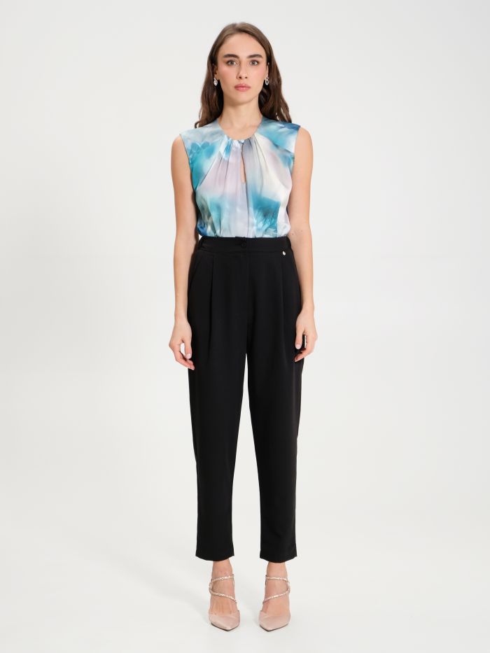 Rinascimento Pantaloni Carota con Punto Smock Spedizione gratuita