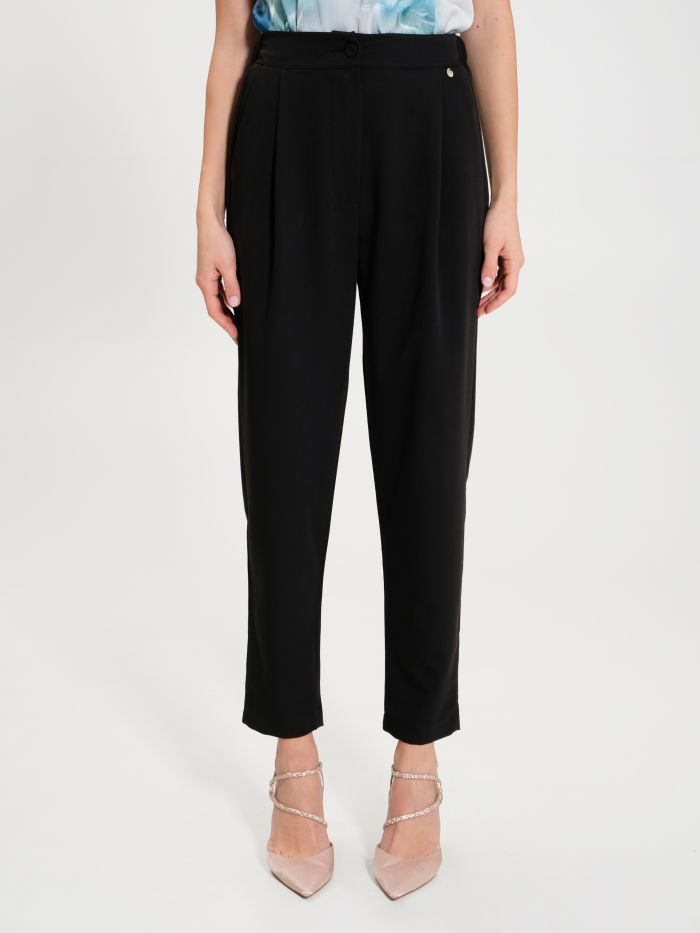 Rinascimento Pantaloni Carota con Punto Smock Spedizione gratuita