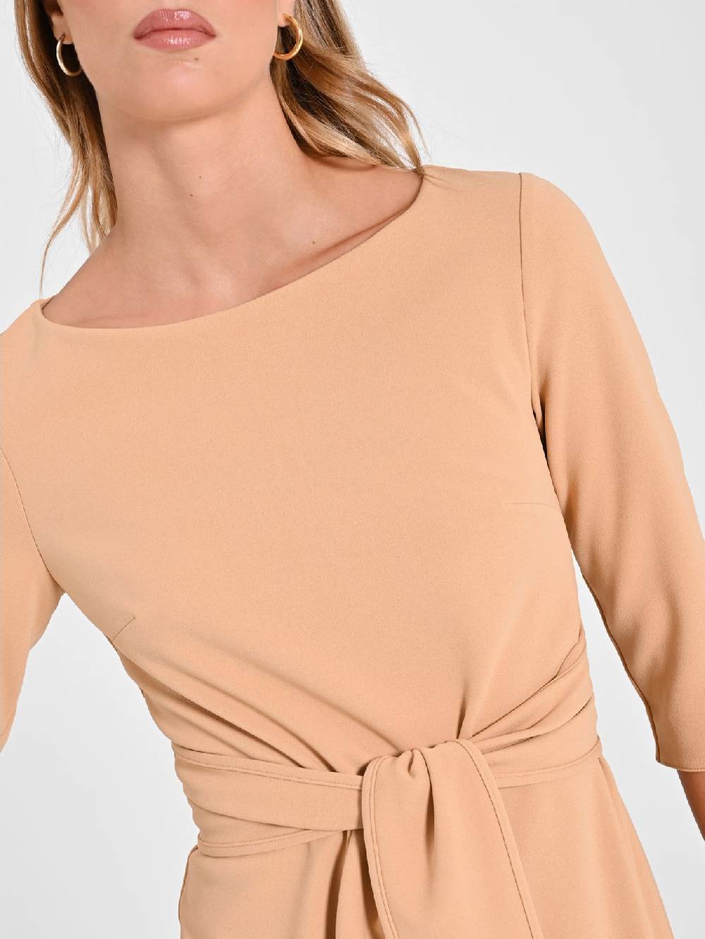Rinascimento Tubino Beige Nastri Ultimi tre giorni