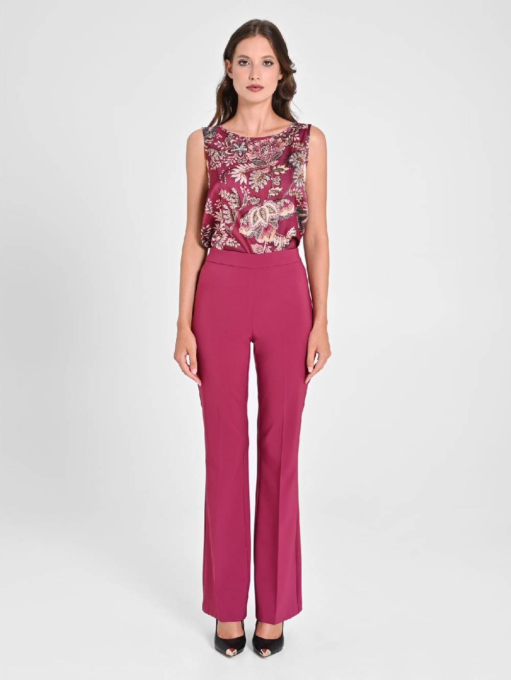 Rinascimento Pantaloni Flared in Tessuto Tecnico Bordeaux Qualità