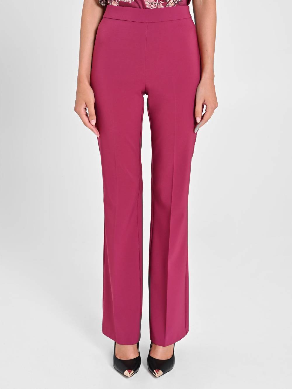 Rinascimento Pantaloni Flared in Tessuto Tecnico Bordeaux Qualità