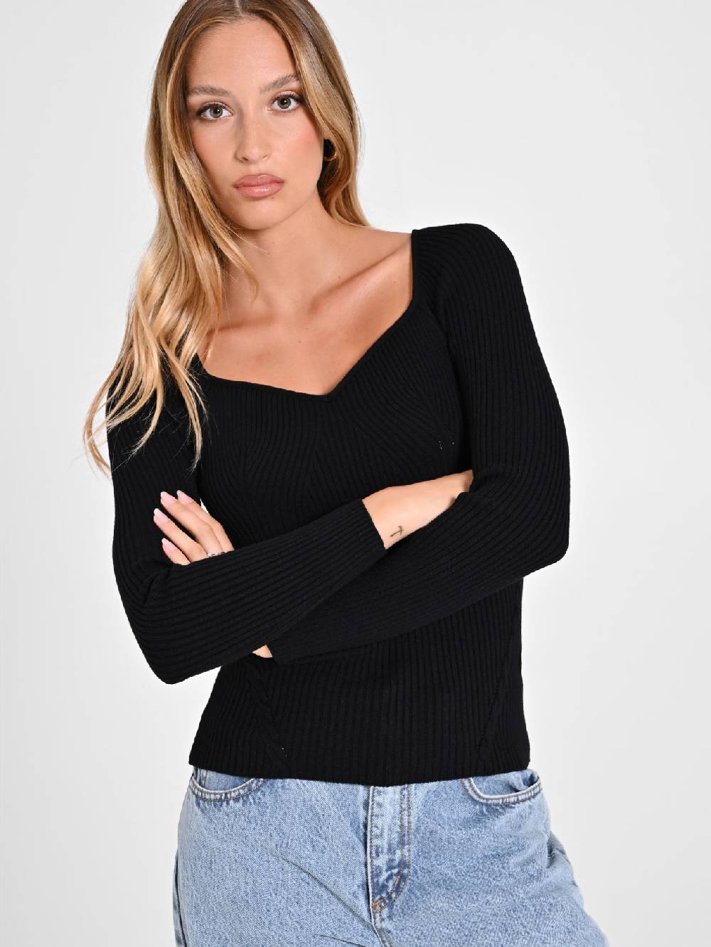 Rinascimento Maglia Nera con Scollo a Cuore Offerta Giorno del Papà